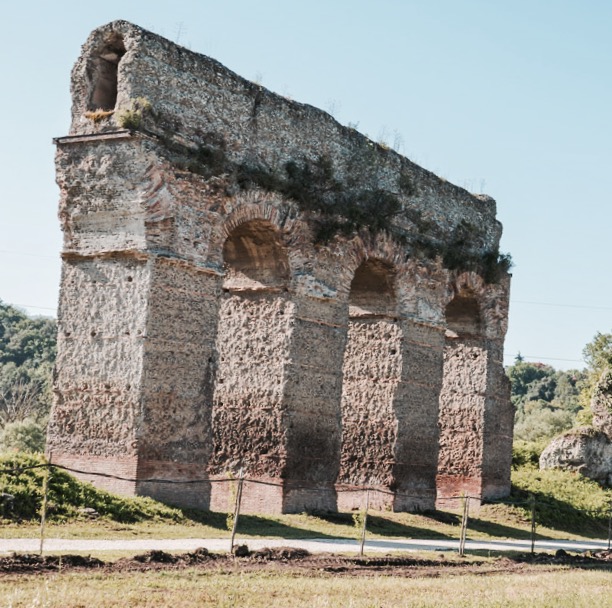 A spasso nella Valle degli Acquedotti, domenica c’e’ la serata della Societa’ Anio Novus