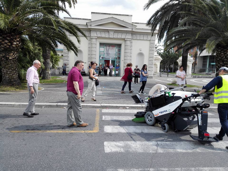 Tivoli, in arrivo una nuova super spazzatrice per le strade. Asa: “Reinvestiamo sempre più in decoro”