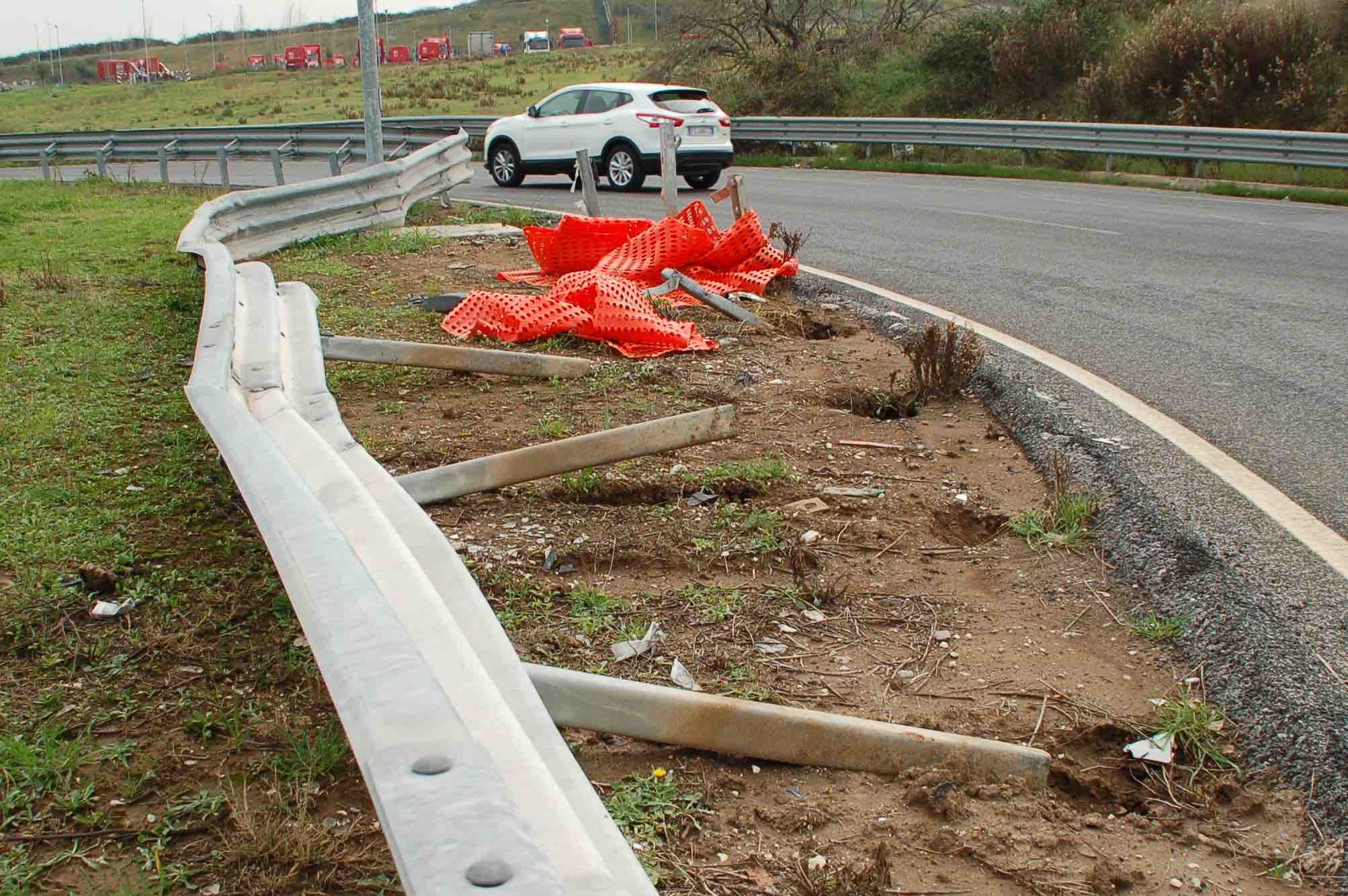 Guidonia, Cocchierella (5S): “Rotonda abbandonata dalla Città Metropolitana, non ci rispondono”