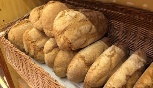 Fonte Nuova, la solidarietà dei negozi: donati latte, pane e mascherine