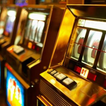 Guidonia vince il ricorso: limiti alle slot machine