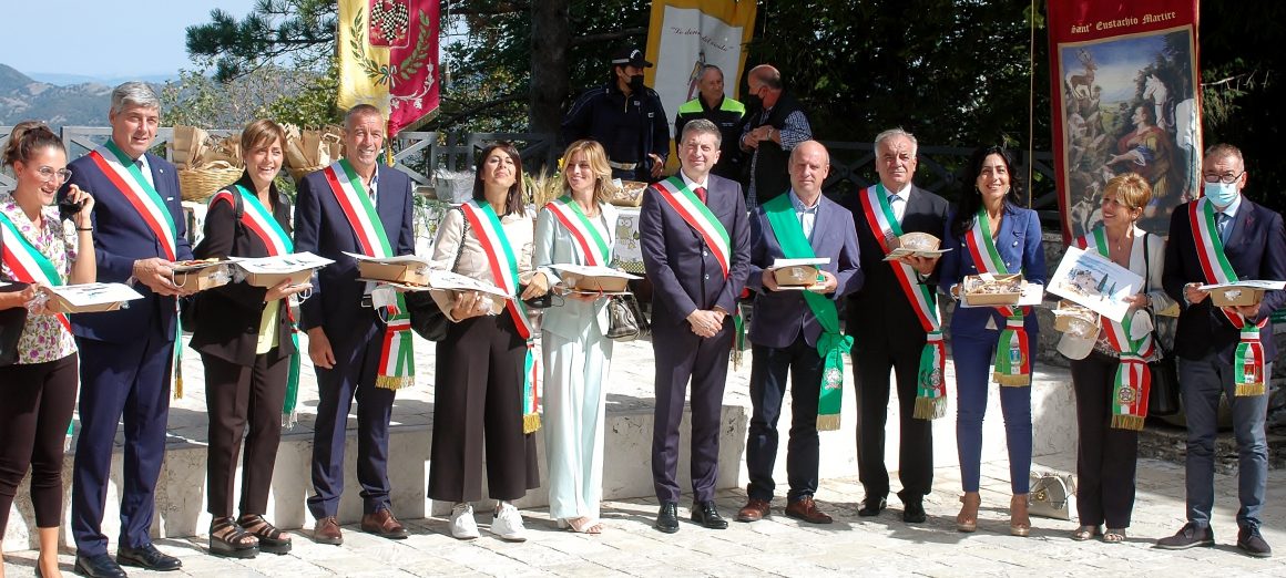 Poli, 11 sindaci rinnovano il patto di fraternità al Santuario della Mentorella