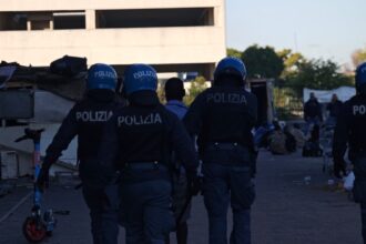 blitz di via Tallone, Tor Sapienza a Roma (foto dalla Polizia di Stato)